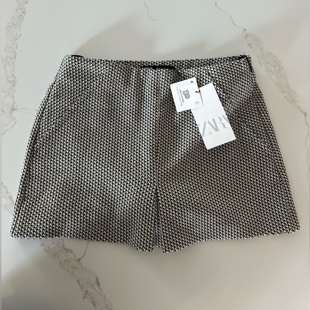 NWT Zara Skort